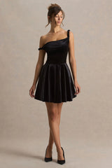 Leticia | Black Asymmetric-Neck Velvet Mini Dress With Twist-Sleeve